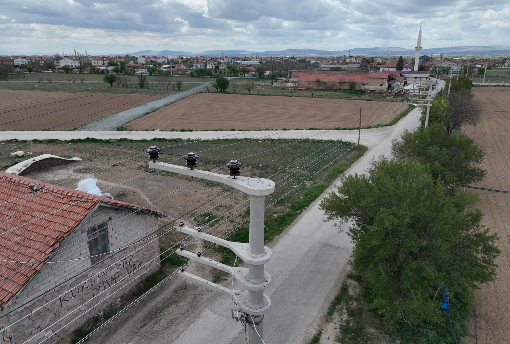 Kırık İzolatör